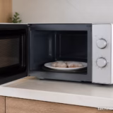 Мікрохвильова піч LG MS2042DB не гріє їжу