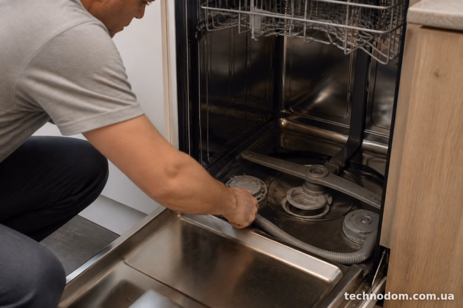 Помилки на дисплеї, які вказують на проблему з водою
